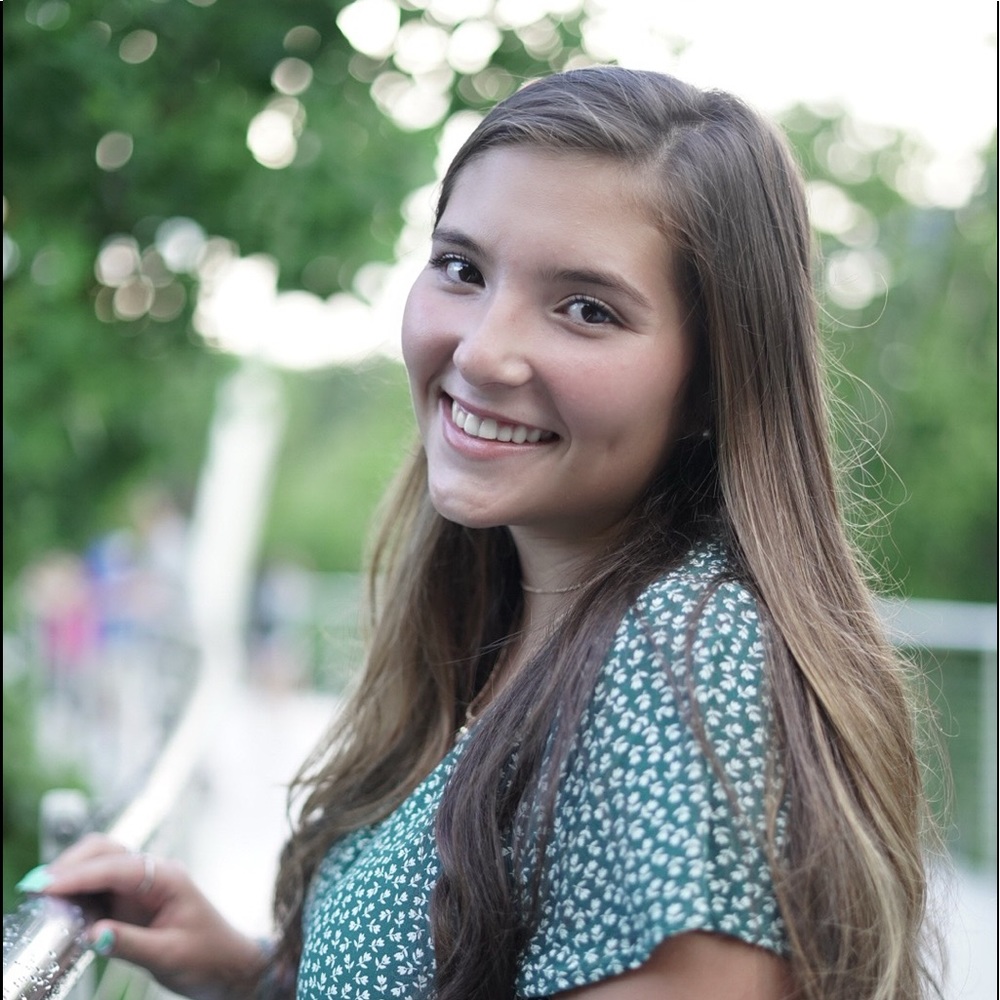 Meet your Posher, Abigail